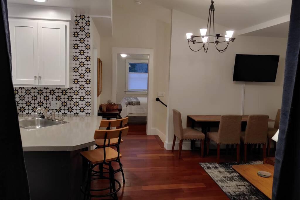 Carriage House 2 Bdrm At Camellia Cottages In Historic Summerville, Sc Eksteriør billede